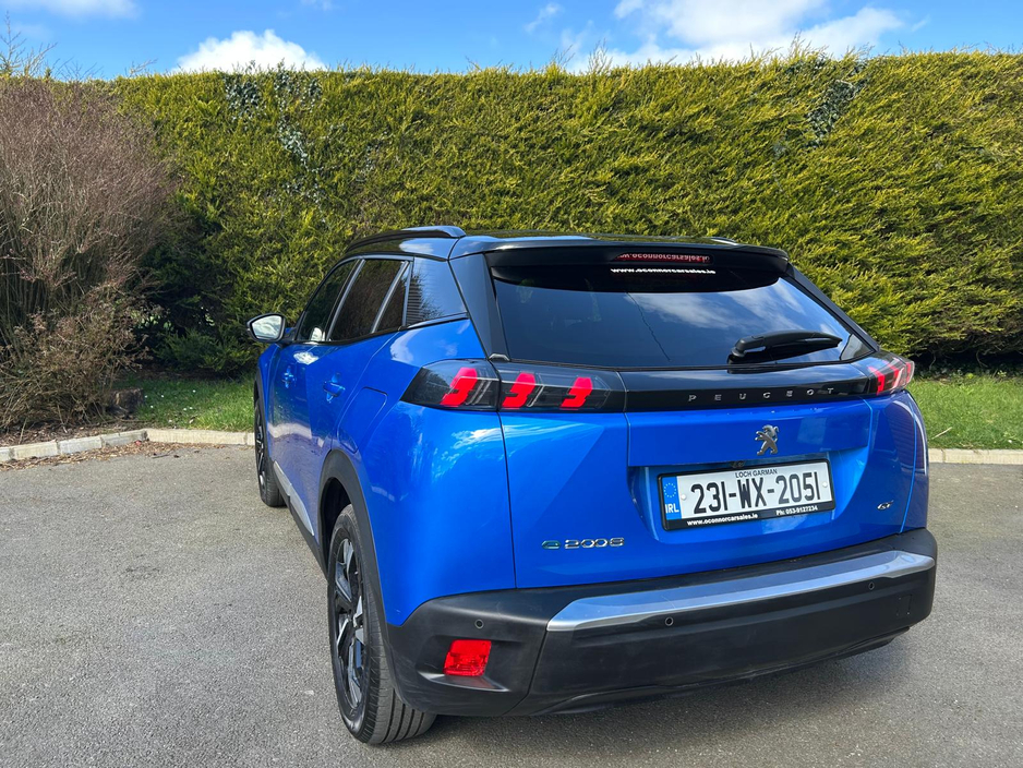 2023 Peugeot 2008 - image 5