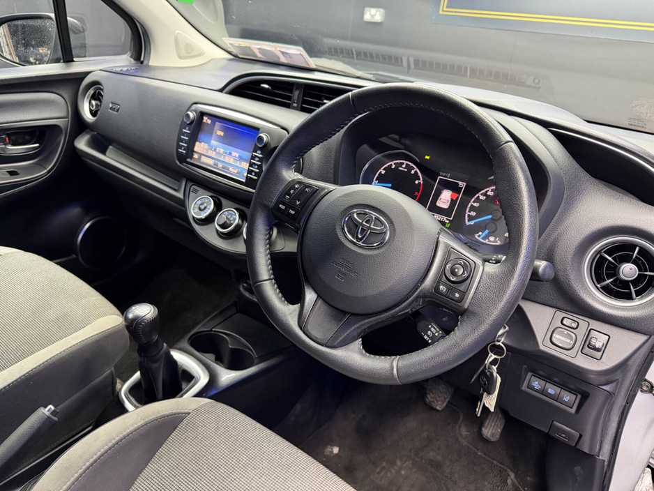 2020 Toyota Yaris - image 16