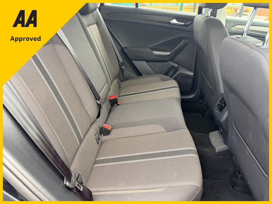 2020 Volkswagen T-Roc - image 24