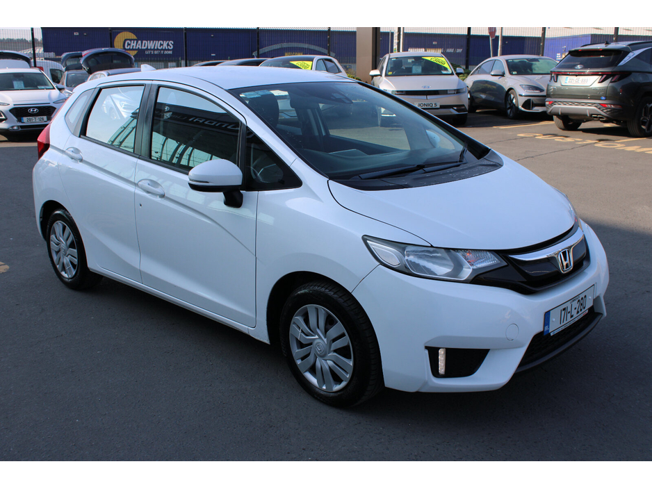 2017 Honda Jazz - image 7