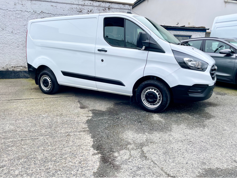 2022 Ford Transit Custom - image 3