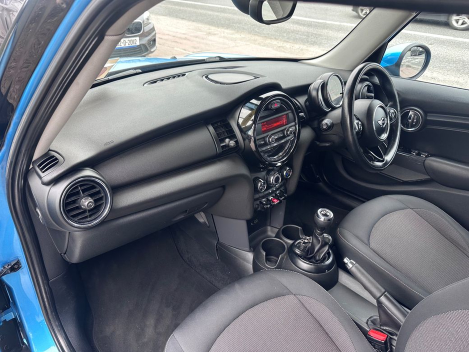 2015 MINI One - image 27