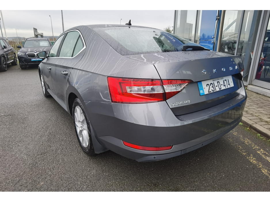 2023 Skoda Superb - image 6
