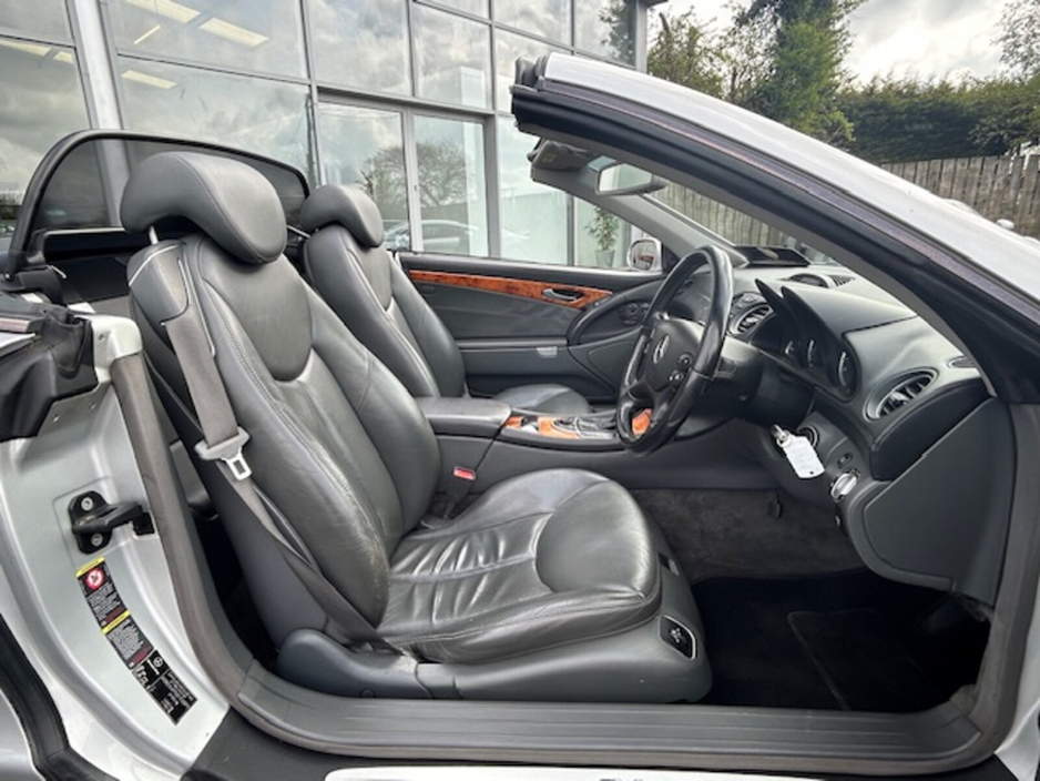 2003 Mercedes-Benz SL Class - image 11