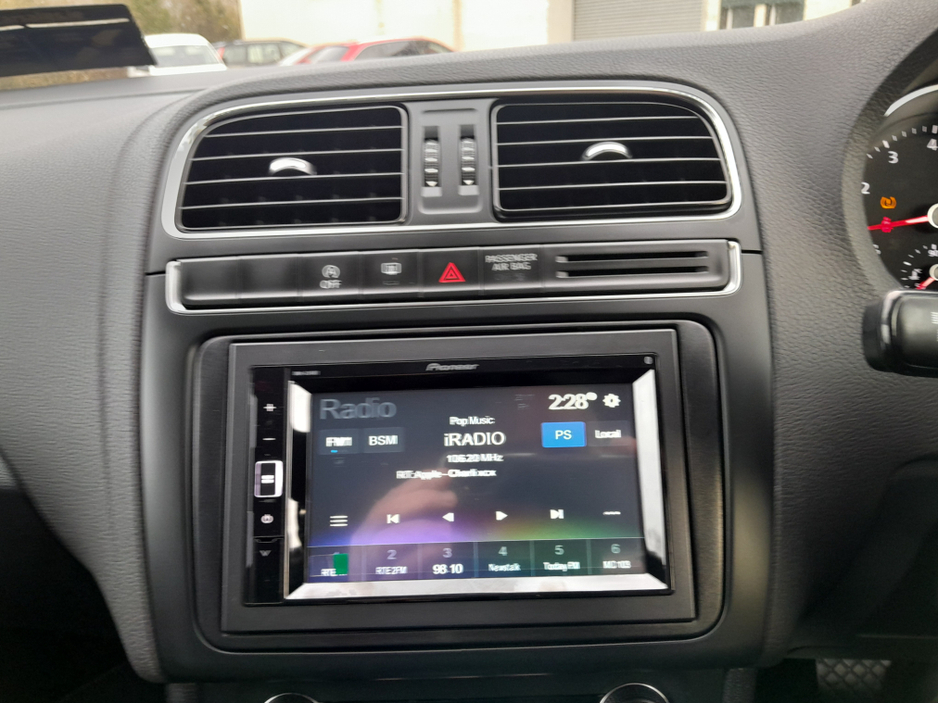 2016 Volkswagen Polo - image 27