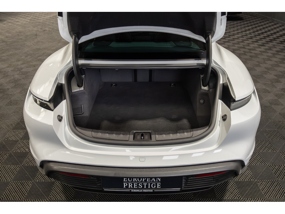 2022 Porsche Taycan - image 13