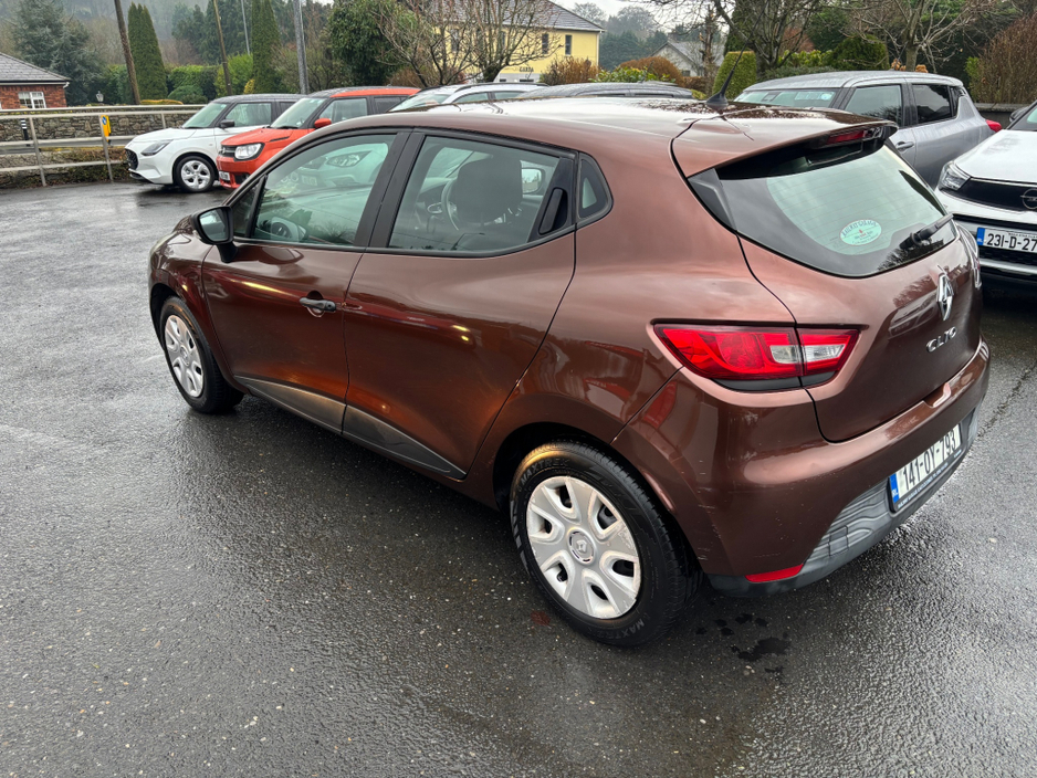 2014 Renault Clio - image 5