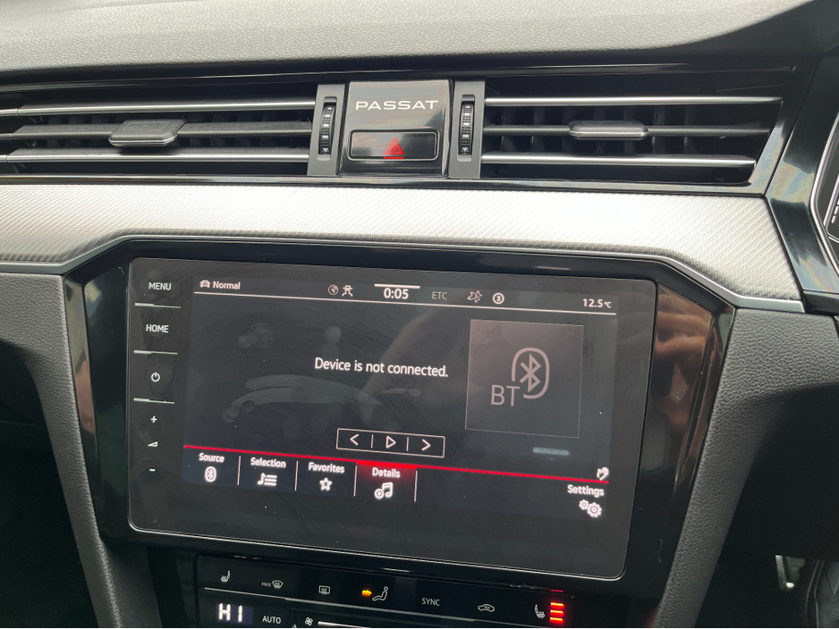 2021 Volkswagen Passat - image 23