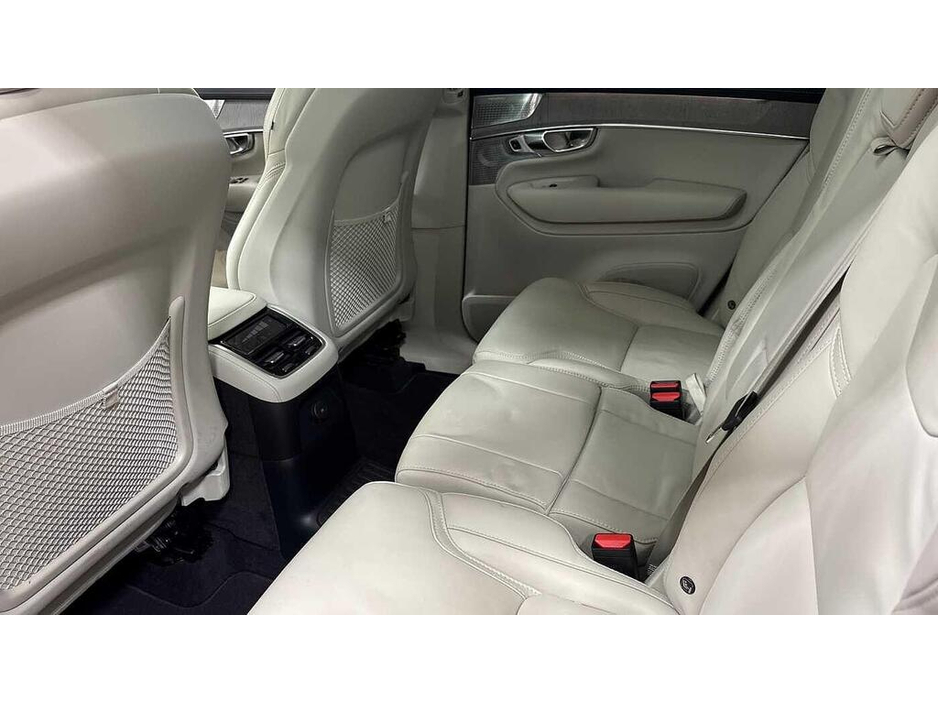 2026 Volvo XC90 - image 14