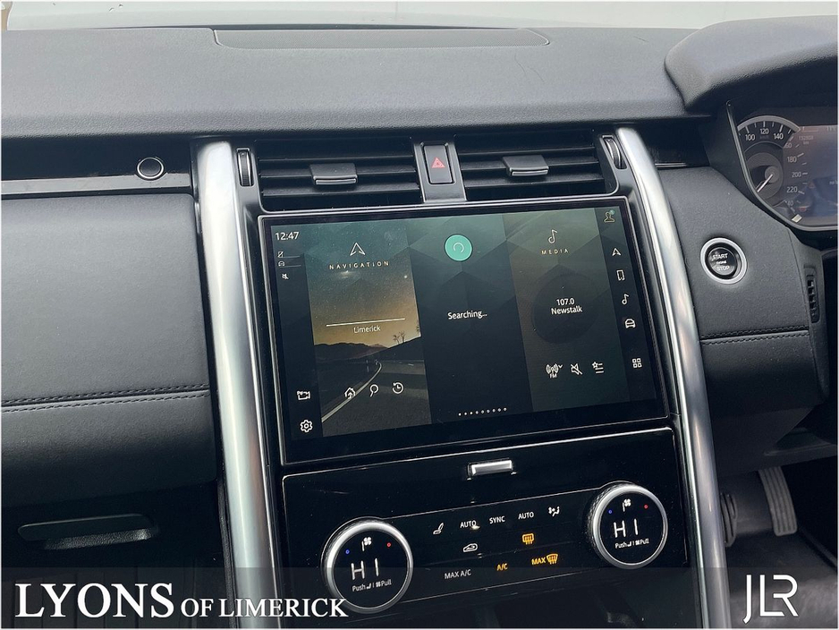 2022 Land Rover Discovery - image 11