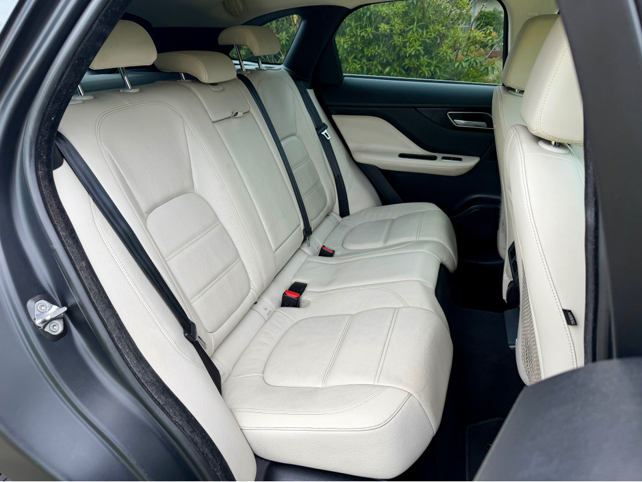 2017 Jaguar F-Pace - image 16