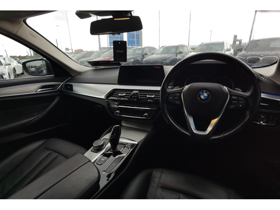 2018 BMW 5 Series - image 14