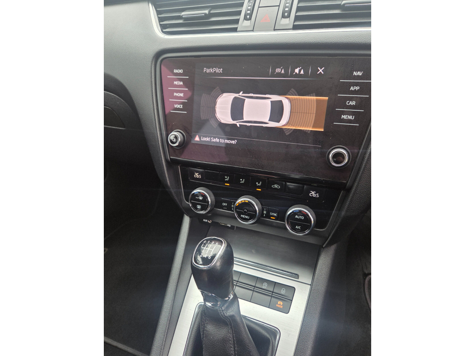 2017 Skoda Octavia - image 14