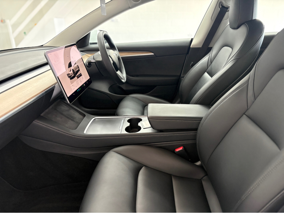 2022 Tesla Model 3 - image 12