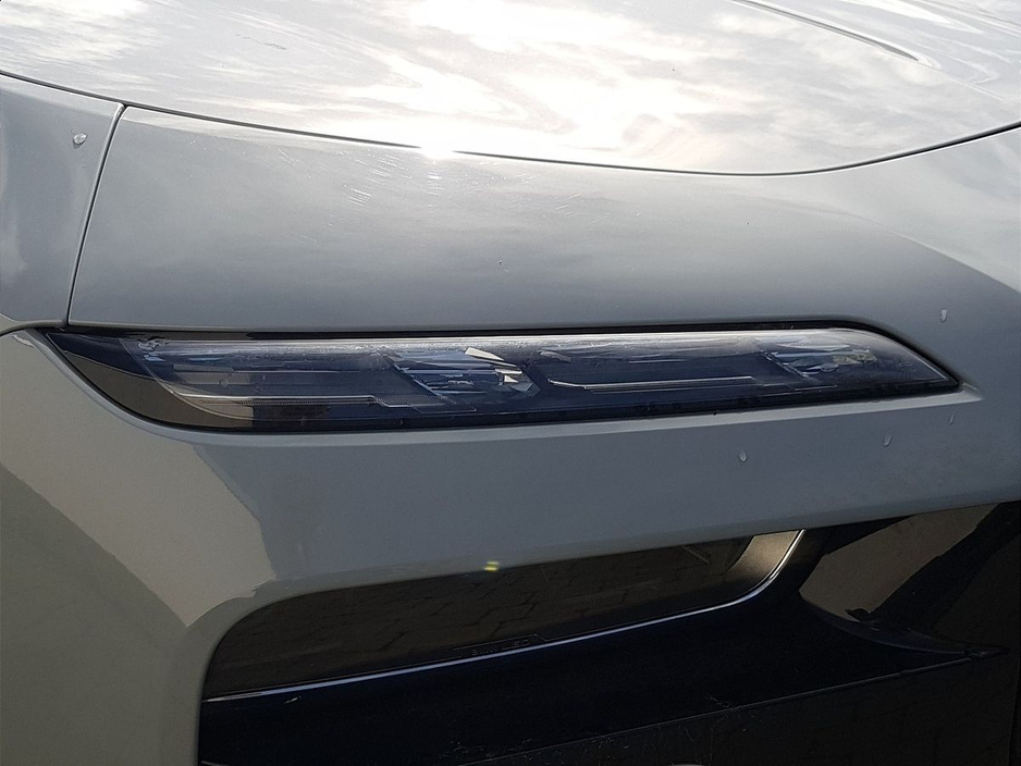 2025 BMW 7 Series - image 19