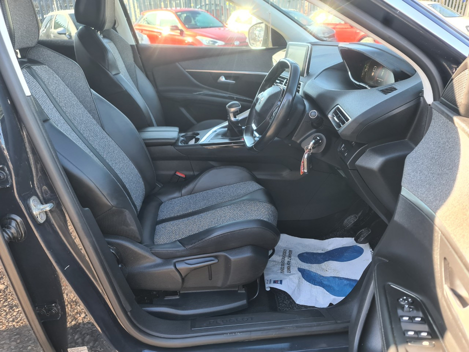 2019 Peugeot 3008 - image 8