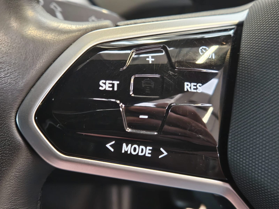 2022 Volkswagen ID.4 - image 9