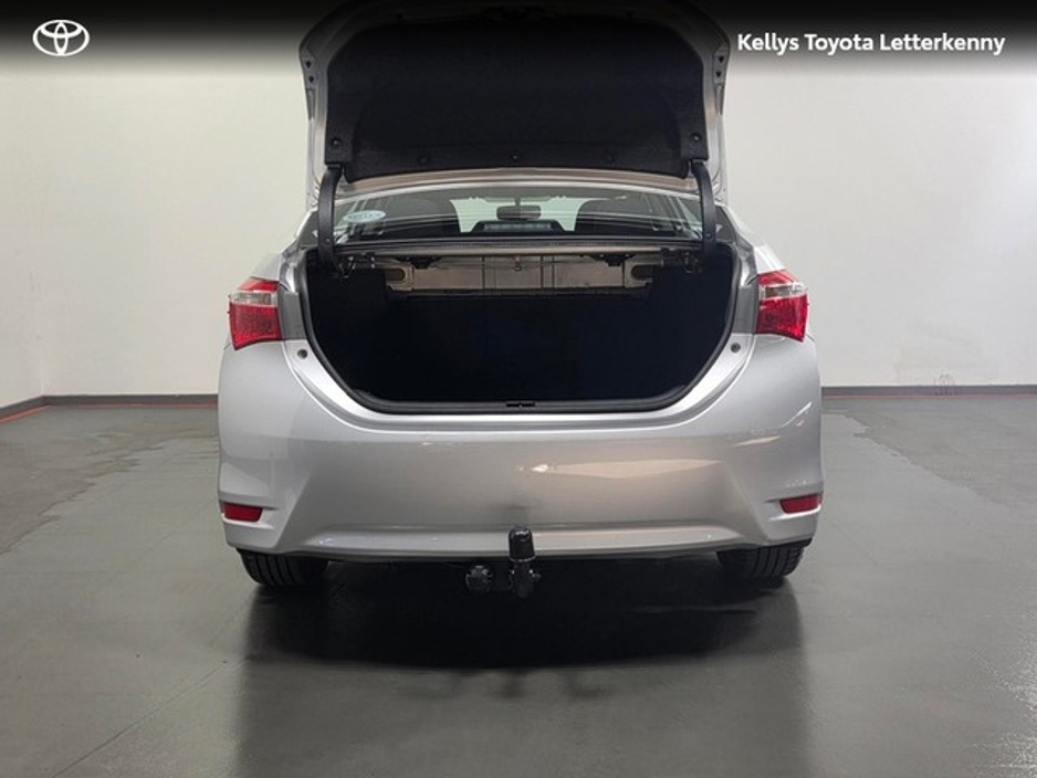 2015 Toyota Corolla - image 10