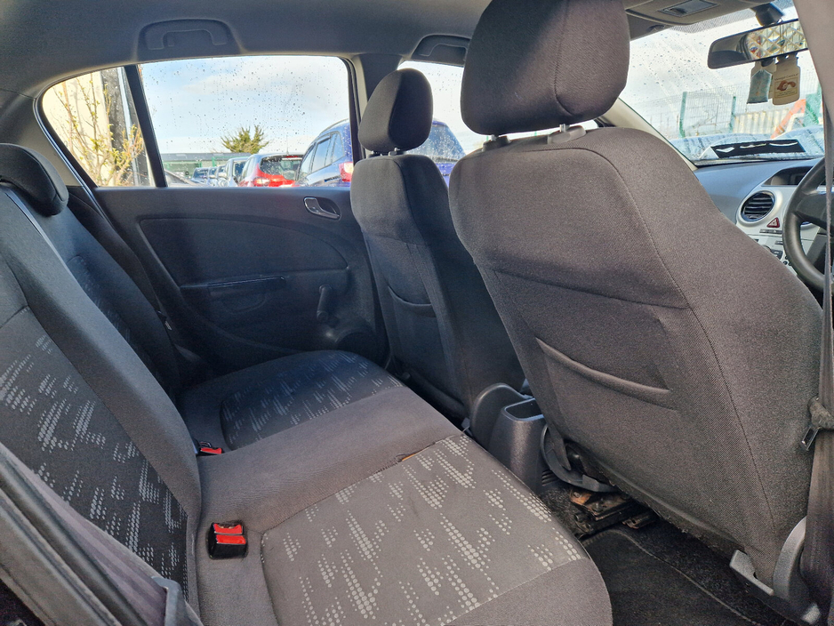 2014 Opel Corsa - image 16