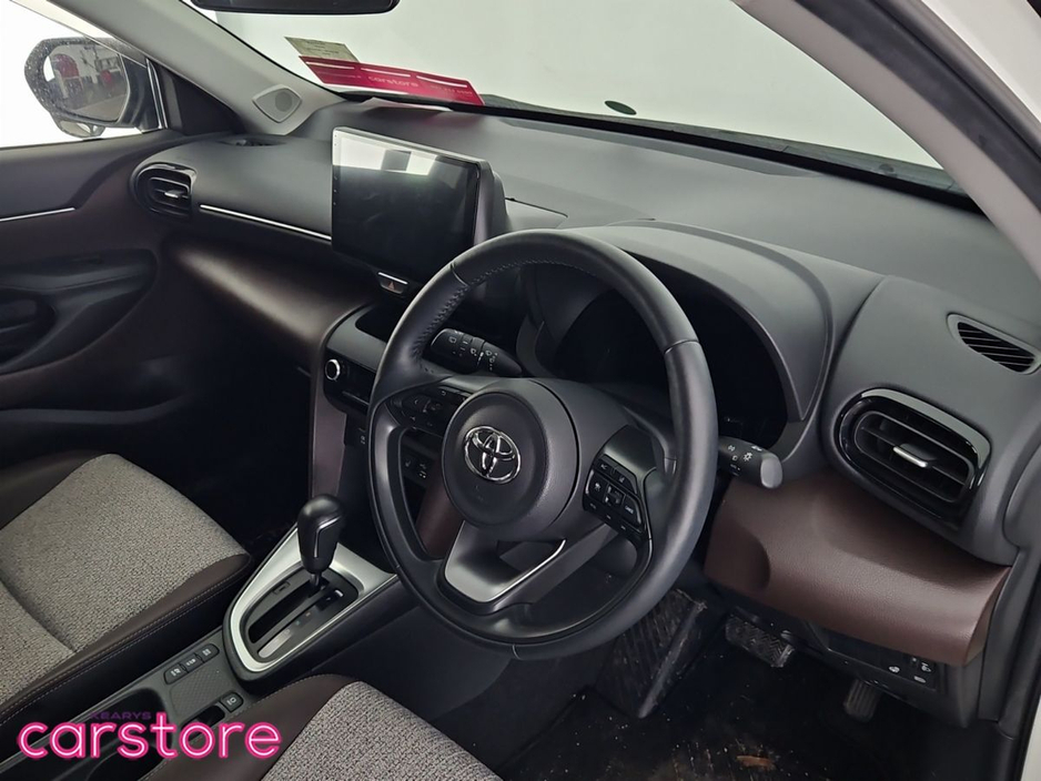 2021 Toyota Yaris Cross - image 9