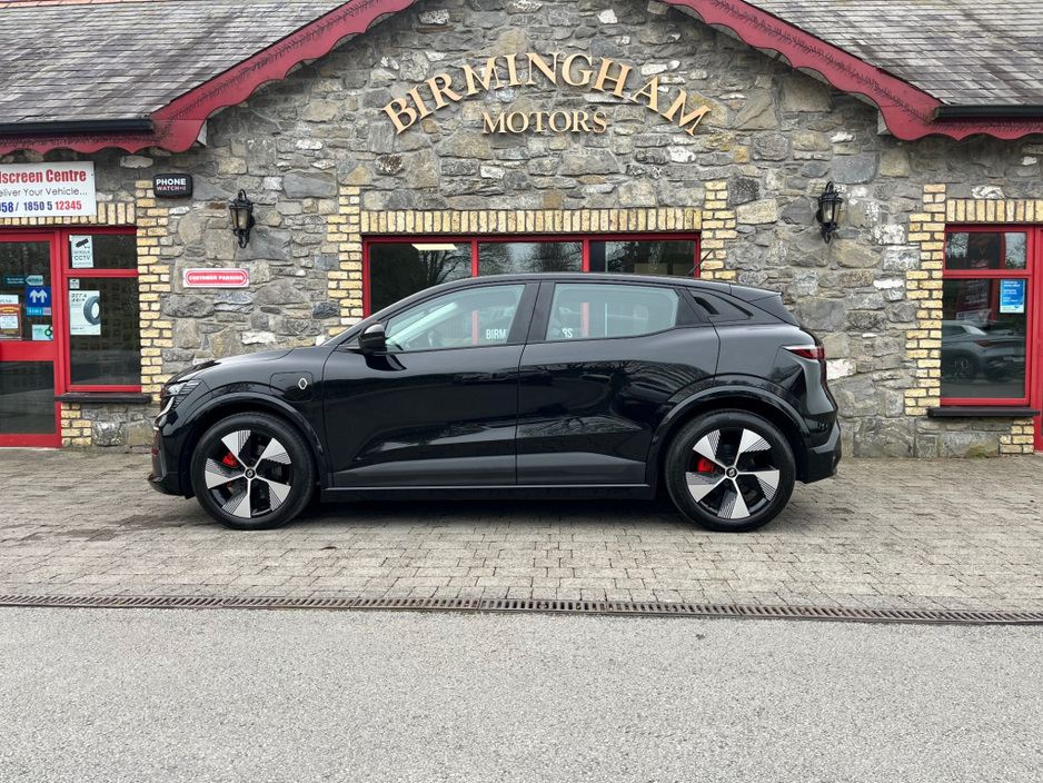 2023 Renault Megane E-Tech - image 7