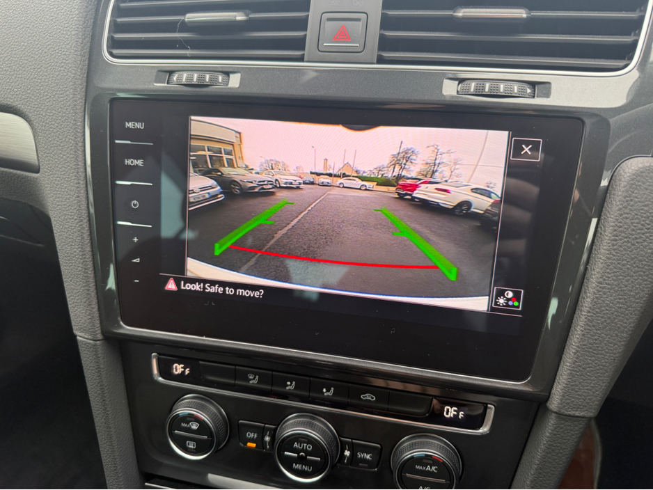 2018 Volkswagen Golf - image 18