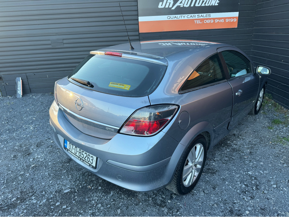 2007 Opel Astra - image 8