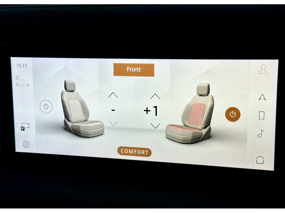 2022 Land Rover Defender ++LOW KM++ 3 SEATS / PLUS VAT €53,000
