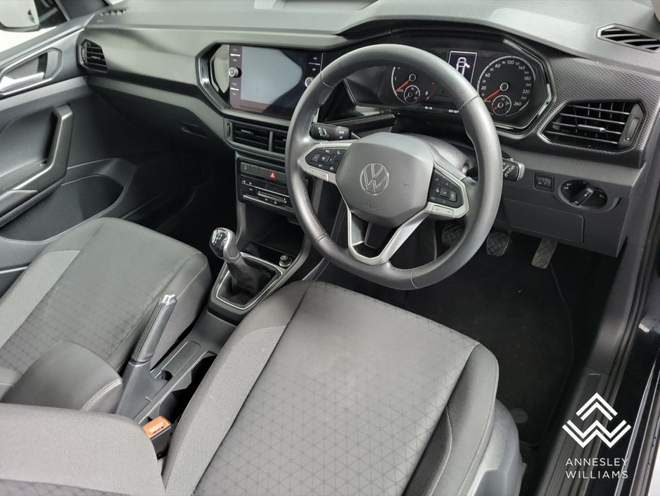 2022 Volkswagen T-Cross - image 12