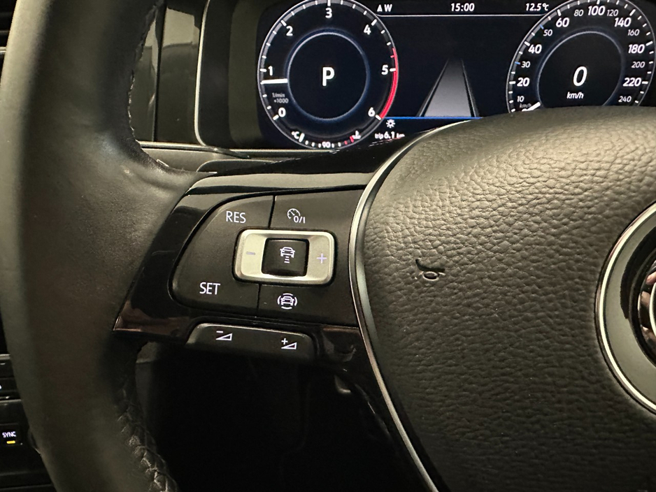 2020 Volkswagen Golf - image 26