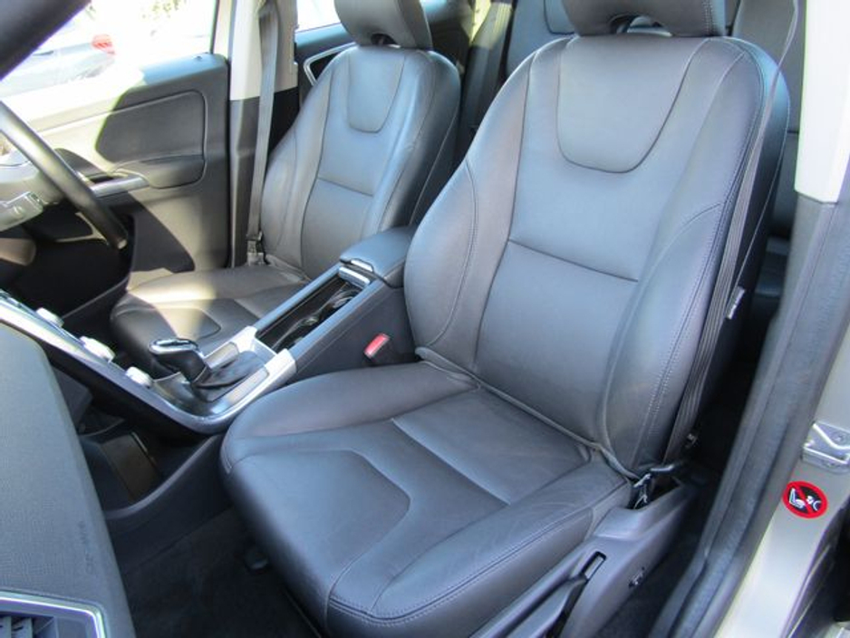 2014 Volvo XC60 - image 15