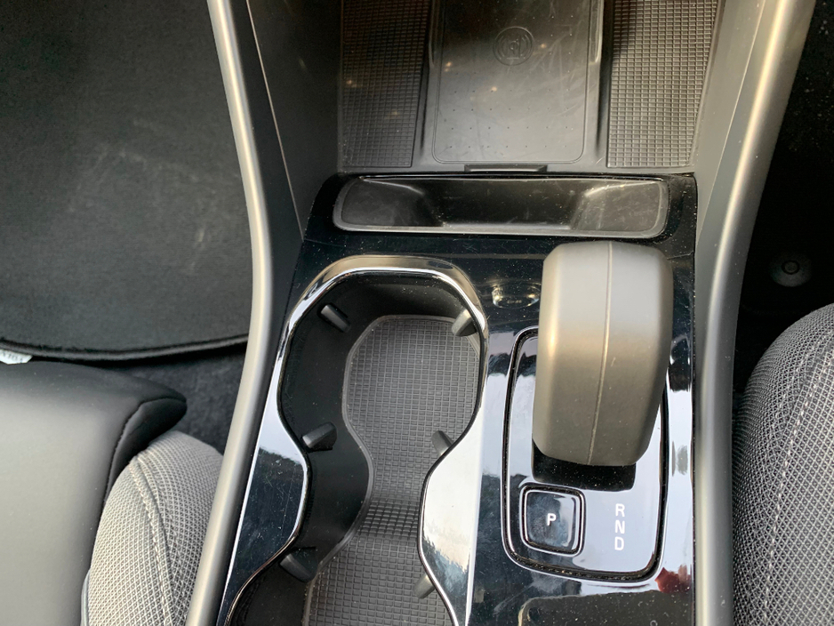 2025 Volvo EX40 - image 27