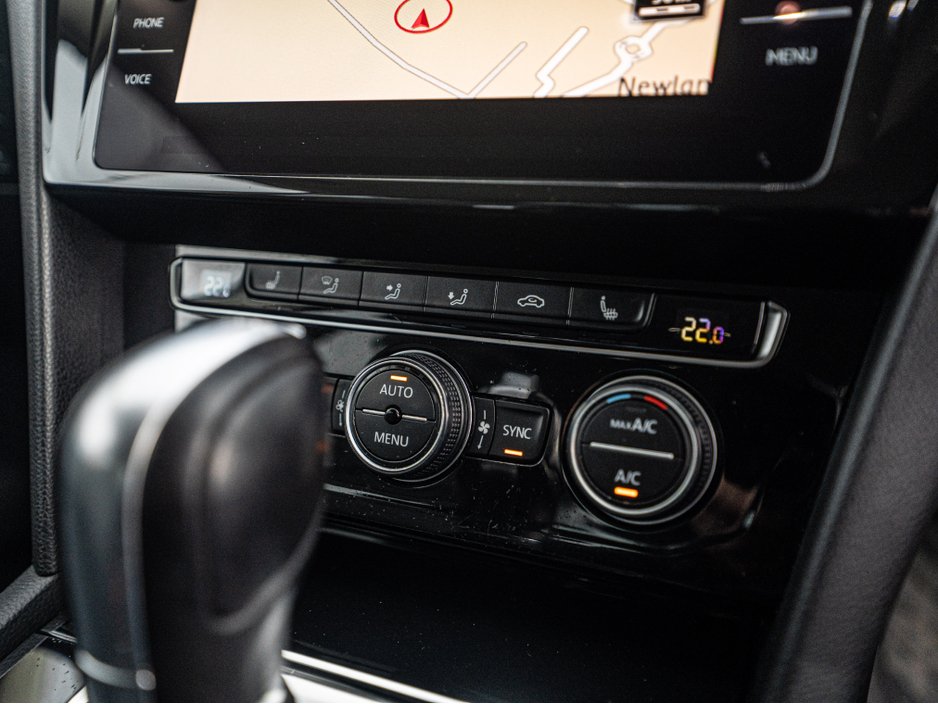 2019 Volkswagen Passat 2019 Passat 2.0d Auto HIGHLINE/High spec/1yr warra €24,888