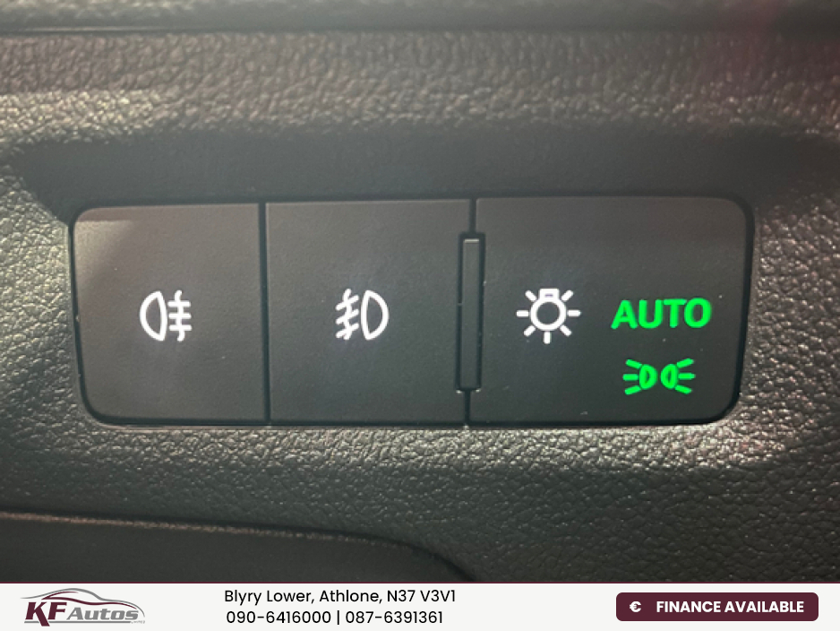 2023 Skoda Octavia - image 33