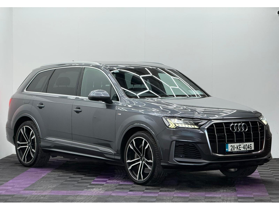 2021 Audi Q7 55 TFSI e S Line €52,950
