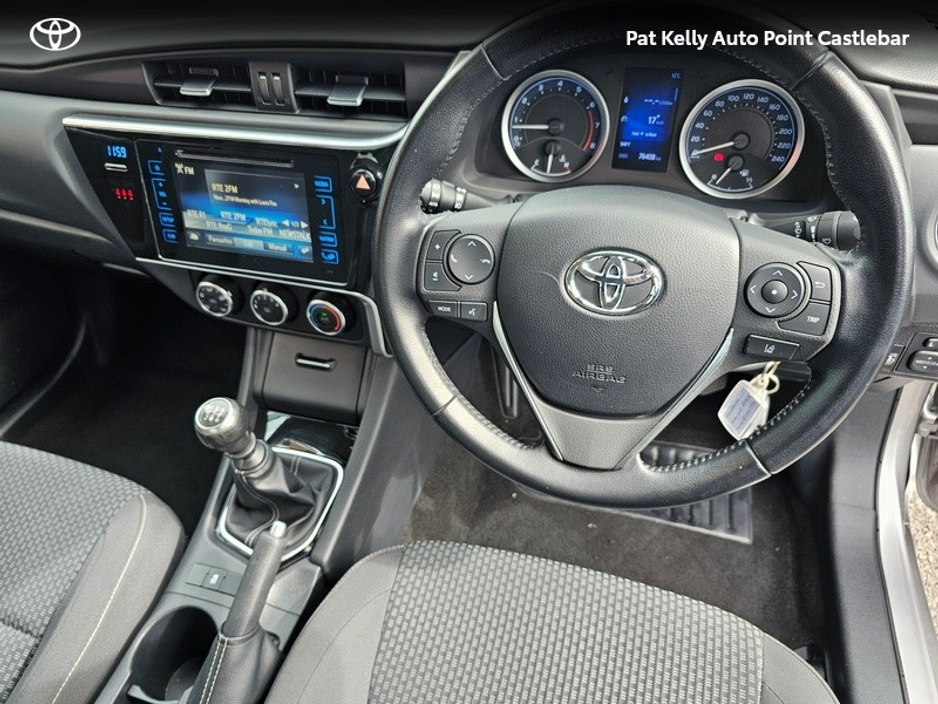 2018 Toyota Corolla - image 8