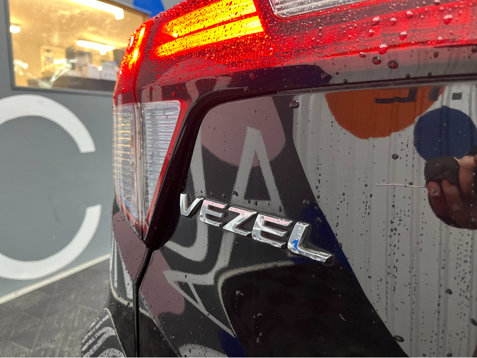 2014 Honda Vezel €14950 2014 HONDA VEZEL HYBRID Z 1.5 AUTOMATIC / CRUISE CONTROL / REVERSE CAMERA / HEATED SEATS €14,950