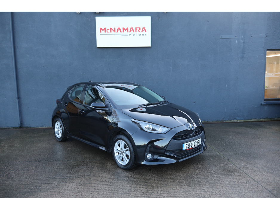 2023 Toyota Yaris HYBRID LUNA 4DR AUTO Great Spec 12 Months Warranty €18,495