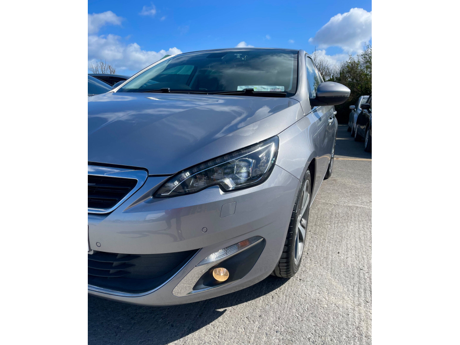 2017 Peugeot 308 - image 10