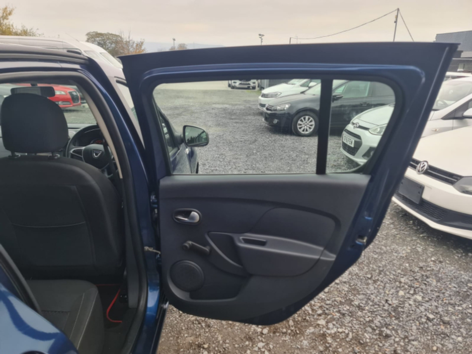 2017 Dacia Sandero - image 7