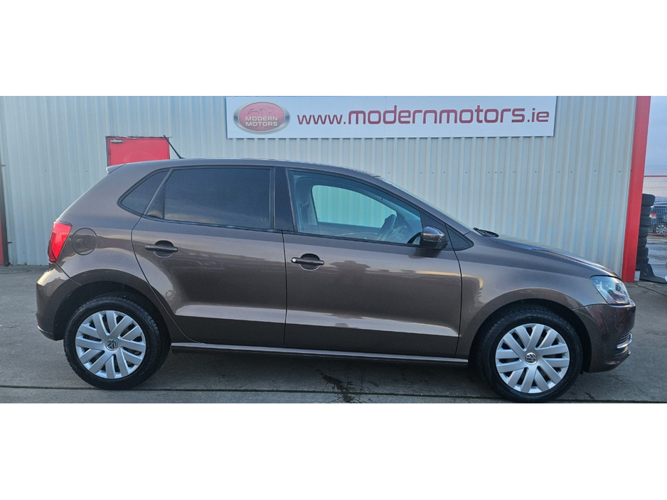 2015 Volkswagen Polo - image 10