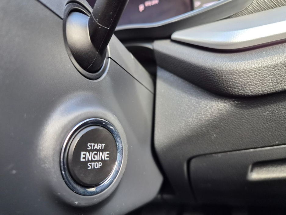 2021 Skoda Octavia - image 14