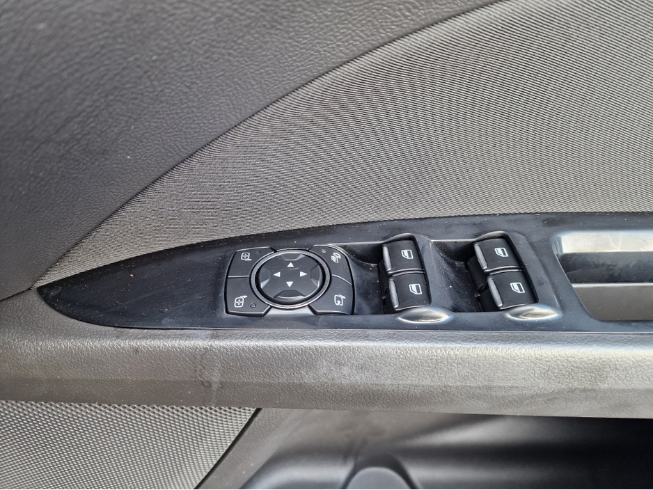 2016 Ford Mondeo - image 21