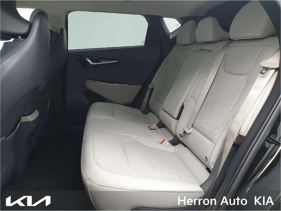 2022 Kia EV6 - image 14