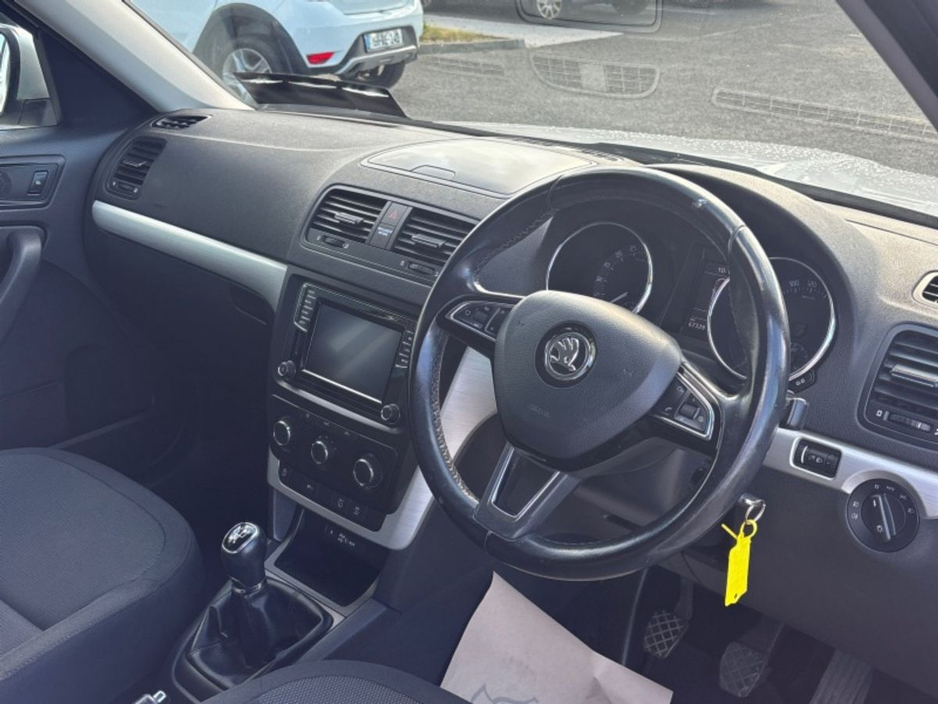 2016 Skoda Yeti - image 10