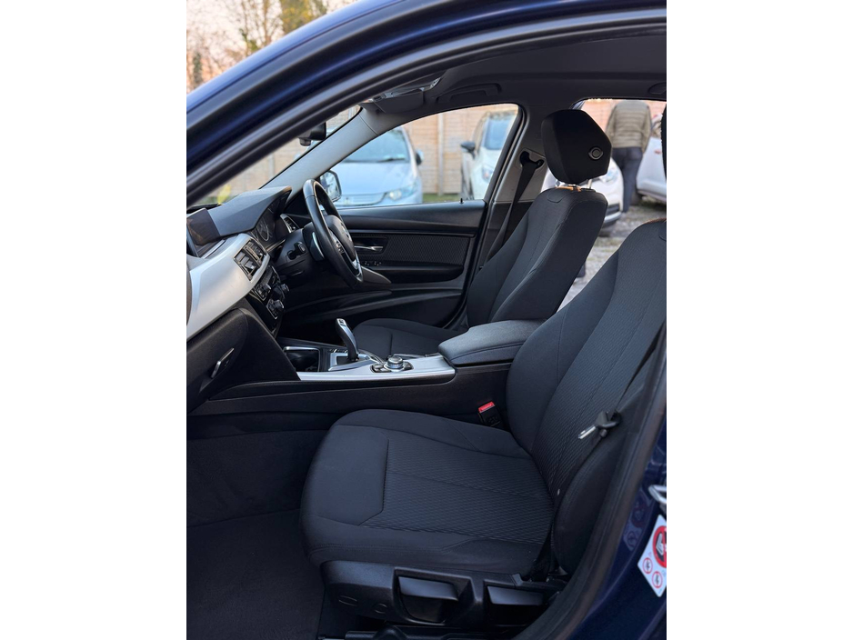 2017 BMW 3 Series - image 41