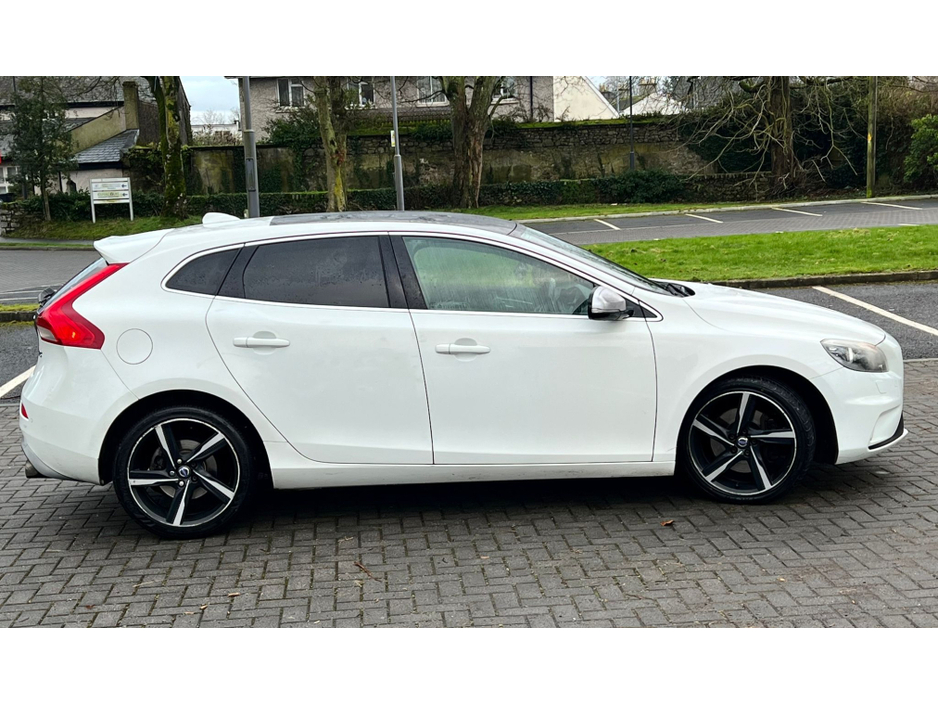 2013 Volvo V40 40 SERIES 2.0 D3 R-DESIGN NAV 150BHP 5DR