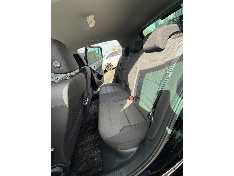 2018 Volkswagen Golf - image 13