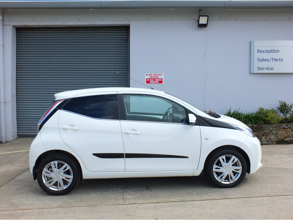 2019 Toyota Aygo - image 4