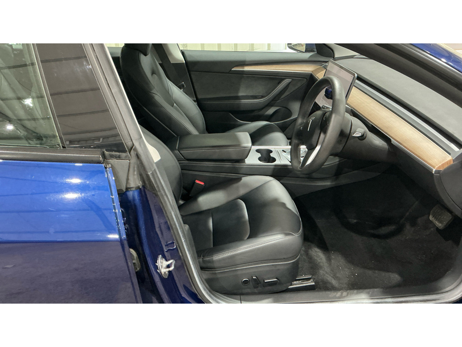 2022 Tesla Model 3 - image 10
